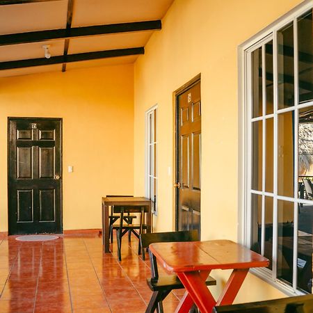 Papaya Lodge La Libertad Extérieur photo